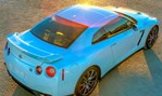 2014-Nissan-GT-R-rising-or-setting 2