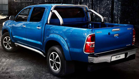 2014-Toyota-Hilux-Invincible-impressive-C