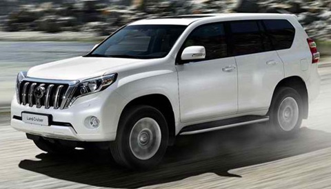 2014-Toyota-Land-Cruiser-dusty-trail AA