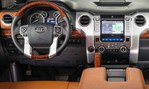 2014-Toyota-Tundra-cockpit 1