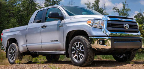 2014-Toyota-Tundra-striking-hot-A