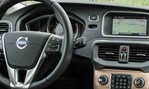 2014-Volvo-V40-Cross-Country-cockpit 2