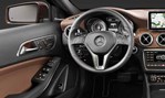 2015-Mercedes-Benz-GLA-Class-cockpit 1