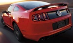 2014-Ford-Mustang-from-behind 3