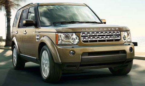 2014-Land-Rover-Discovery-4-alongside A