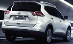 2014-Nissan-X-Trail-through-the-Tunnel 4