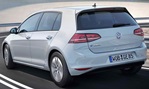 2015-Volkswagen-e-Golf-winding-down 3