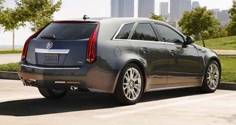 2014-Cadillac-CTS-Sport-Wagon-waiting C