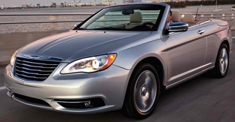 2014-Chrysler-200-Convertible-seaside A