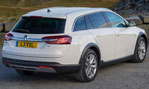 2014-Vauxhall-Insignia-Country-Tourer-country-view-1