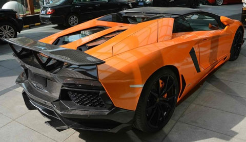 2013-DMC-Lamborghini-Aventador-Roadster-SV-at-the-parking-lot-C