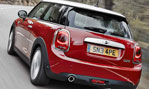 2015-Mini-Cooper-around-the-bend-1