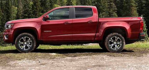 2015-Chevrolet-Colorado-in-the-wild-B