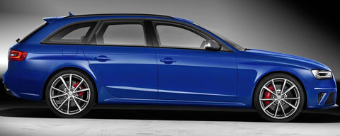 2014-Audi-RS4-Avant-Nogaro-sideways-B