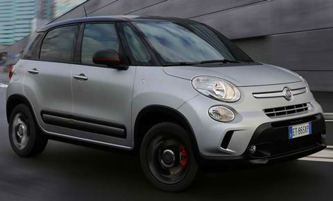 2014-Fiat-500L-Beats-Edition-parking-A