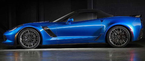 2015-Chevrolet-Corvette-Z06-Convertible-parked-top-up-B